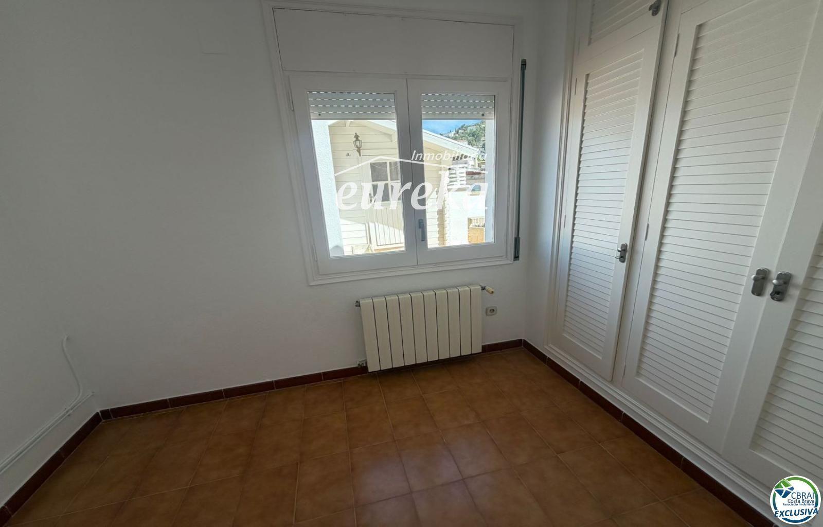 Flat for Sale in Roses