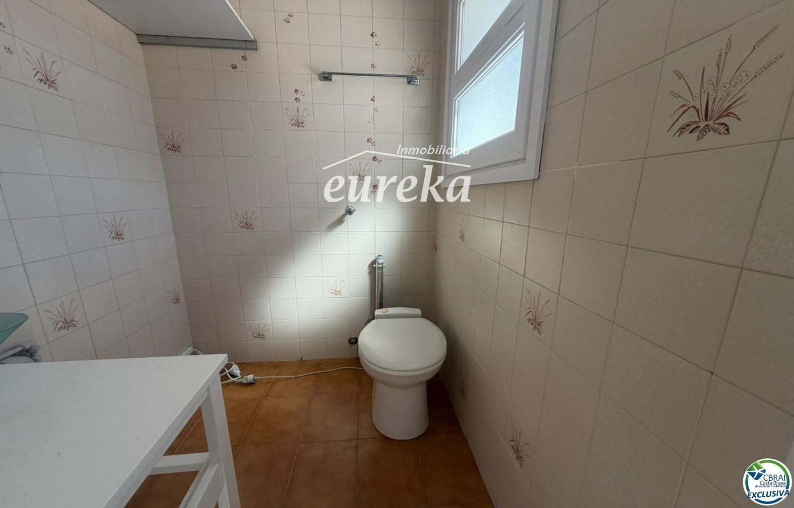 Flat for Sale in Roses