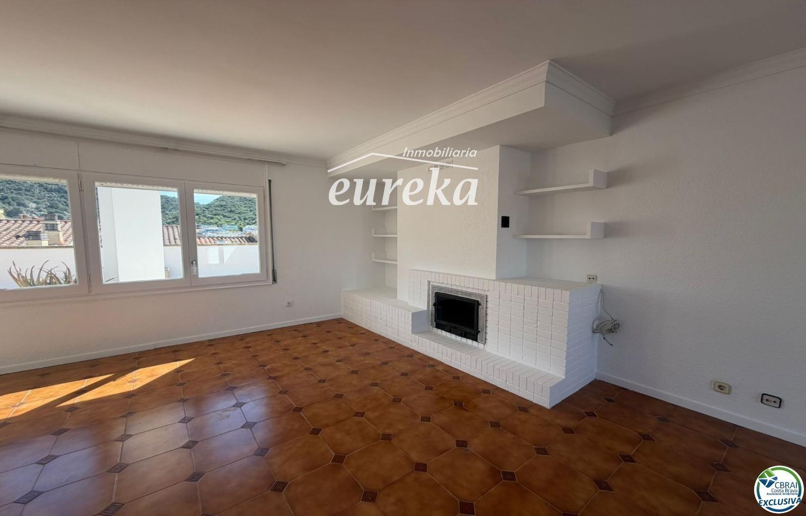 Flat for Sale in Roses