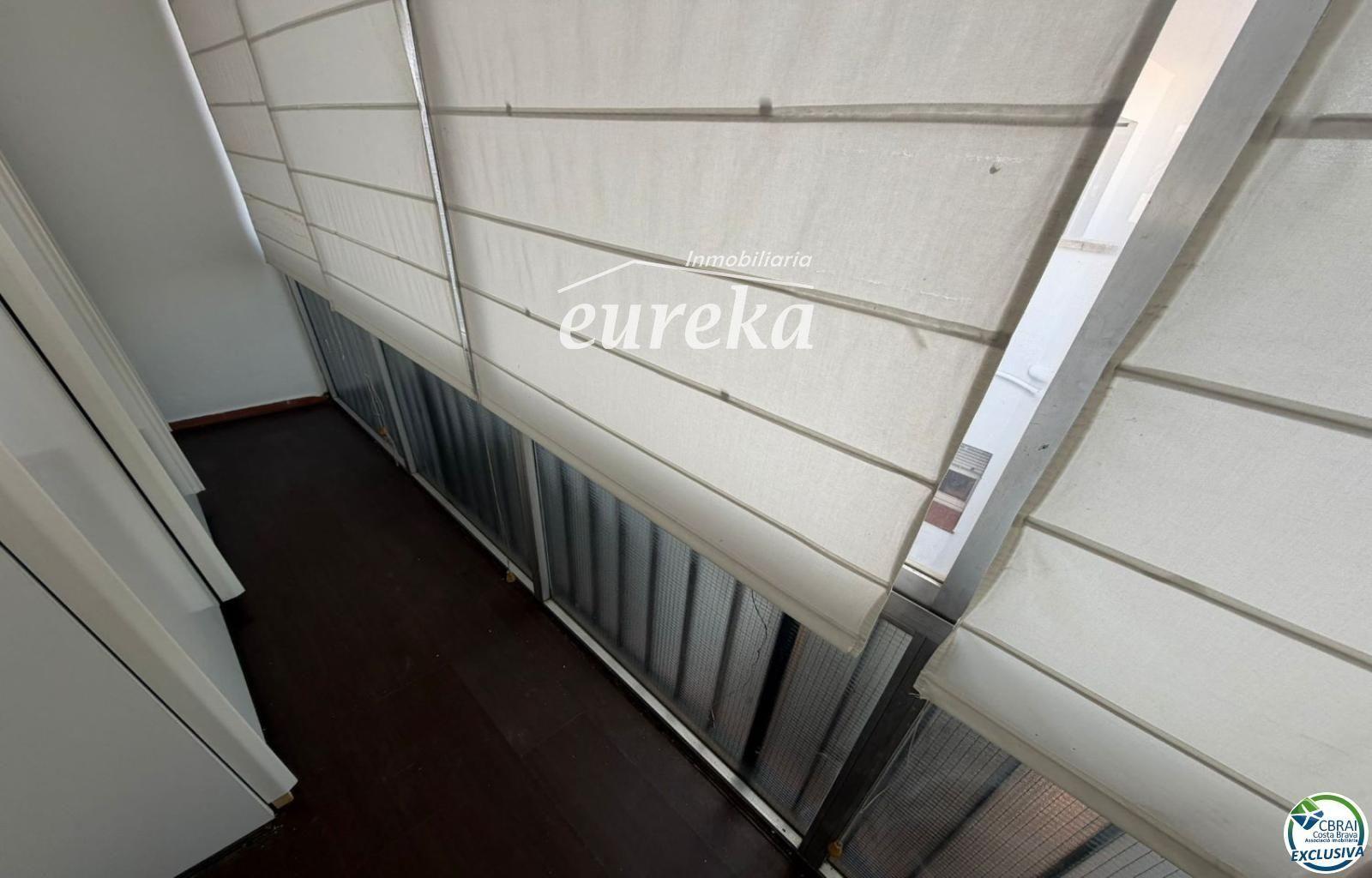 Flat for Sale in Roses