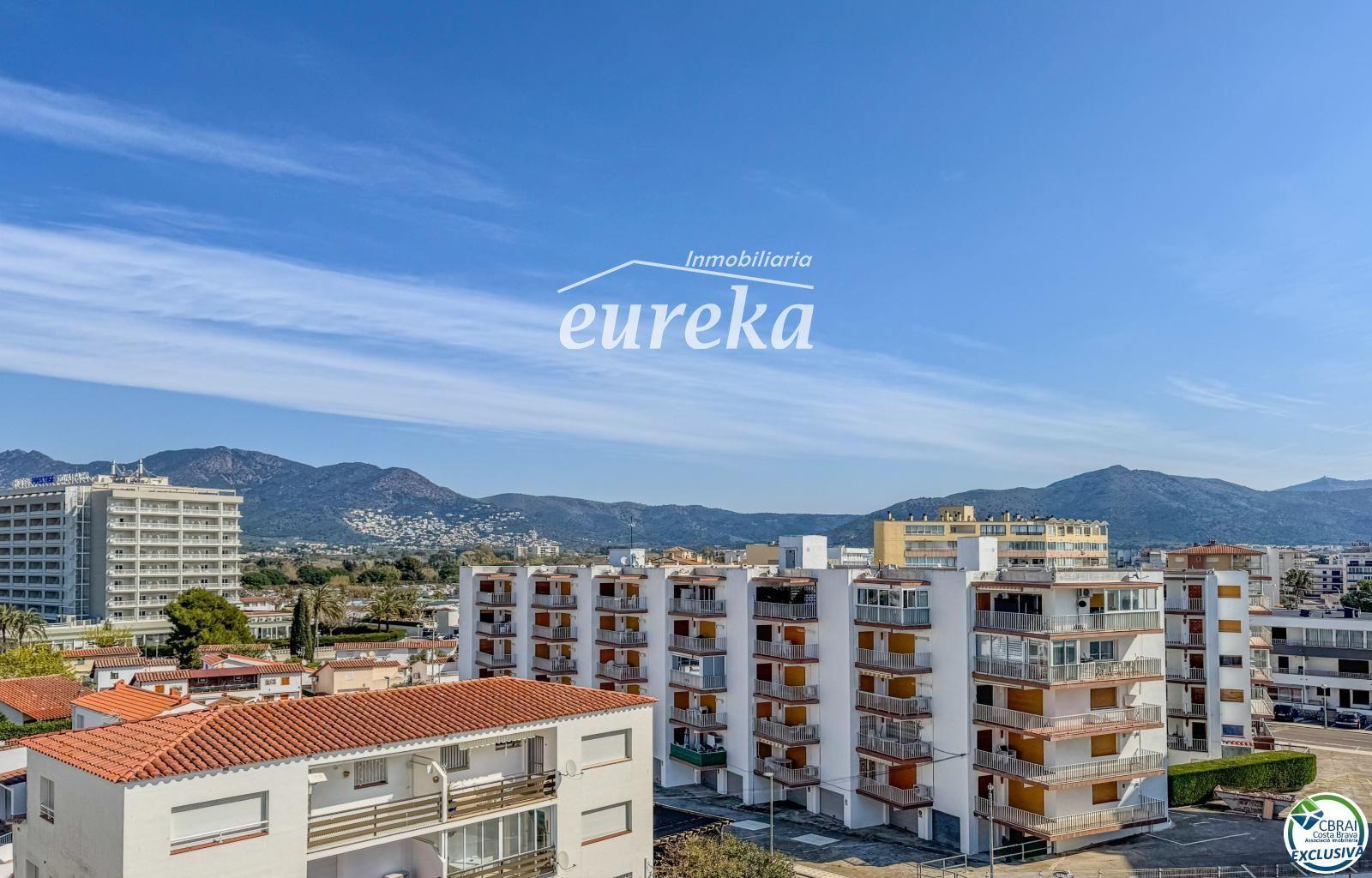 Flat for Sale in Roses