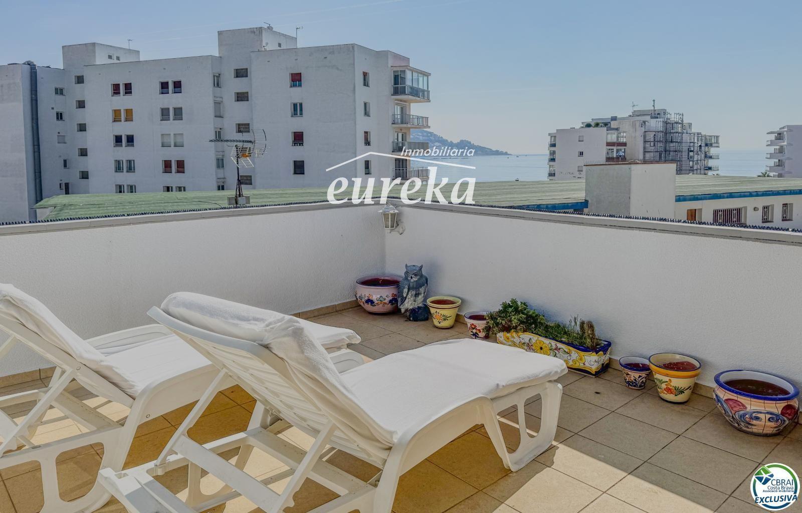 Flat for Sale in Roses