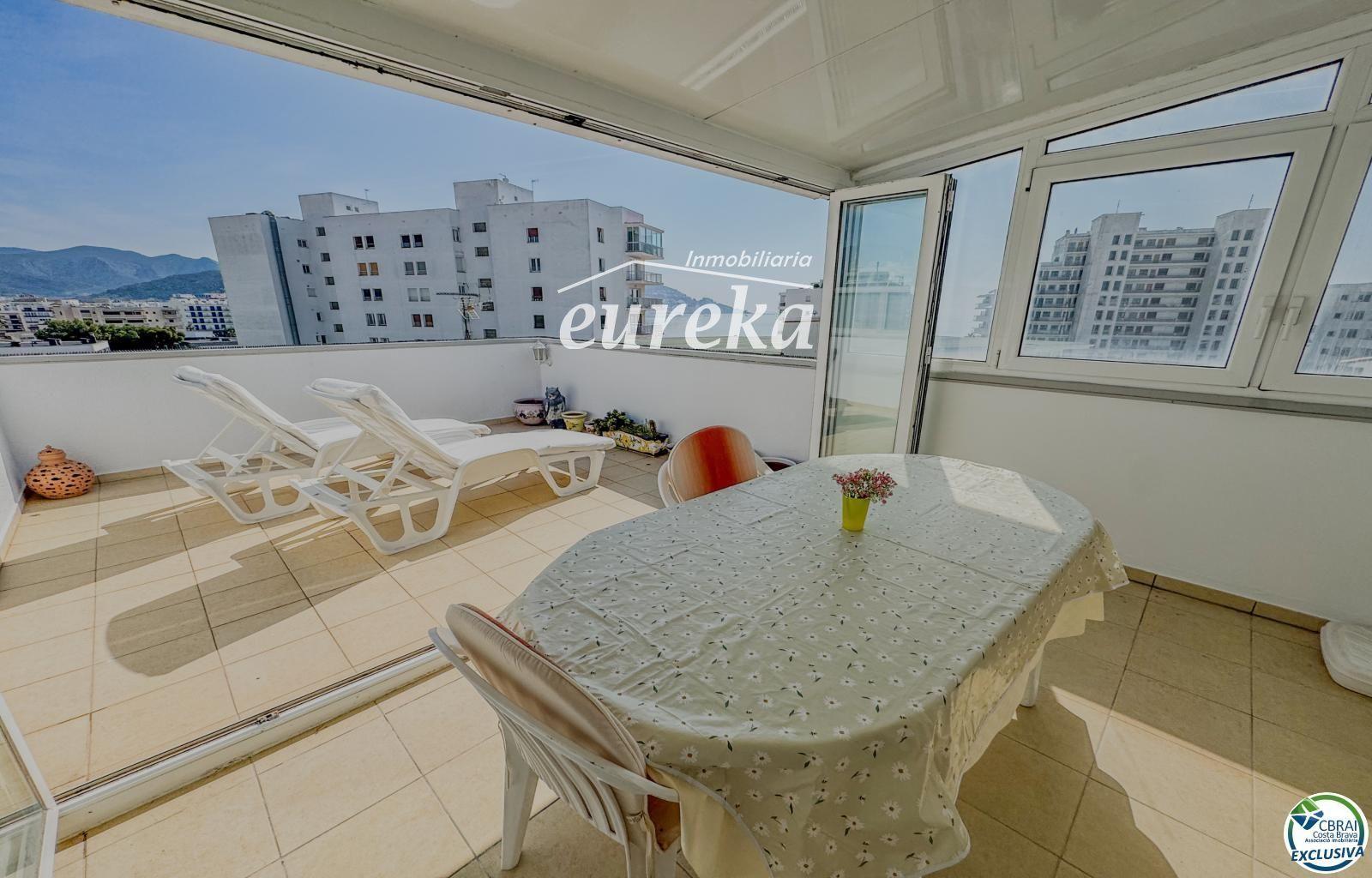 Flat for Sale in Roses