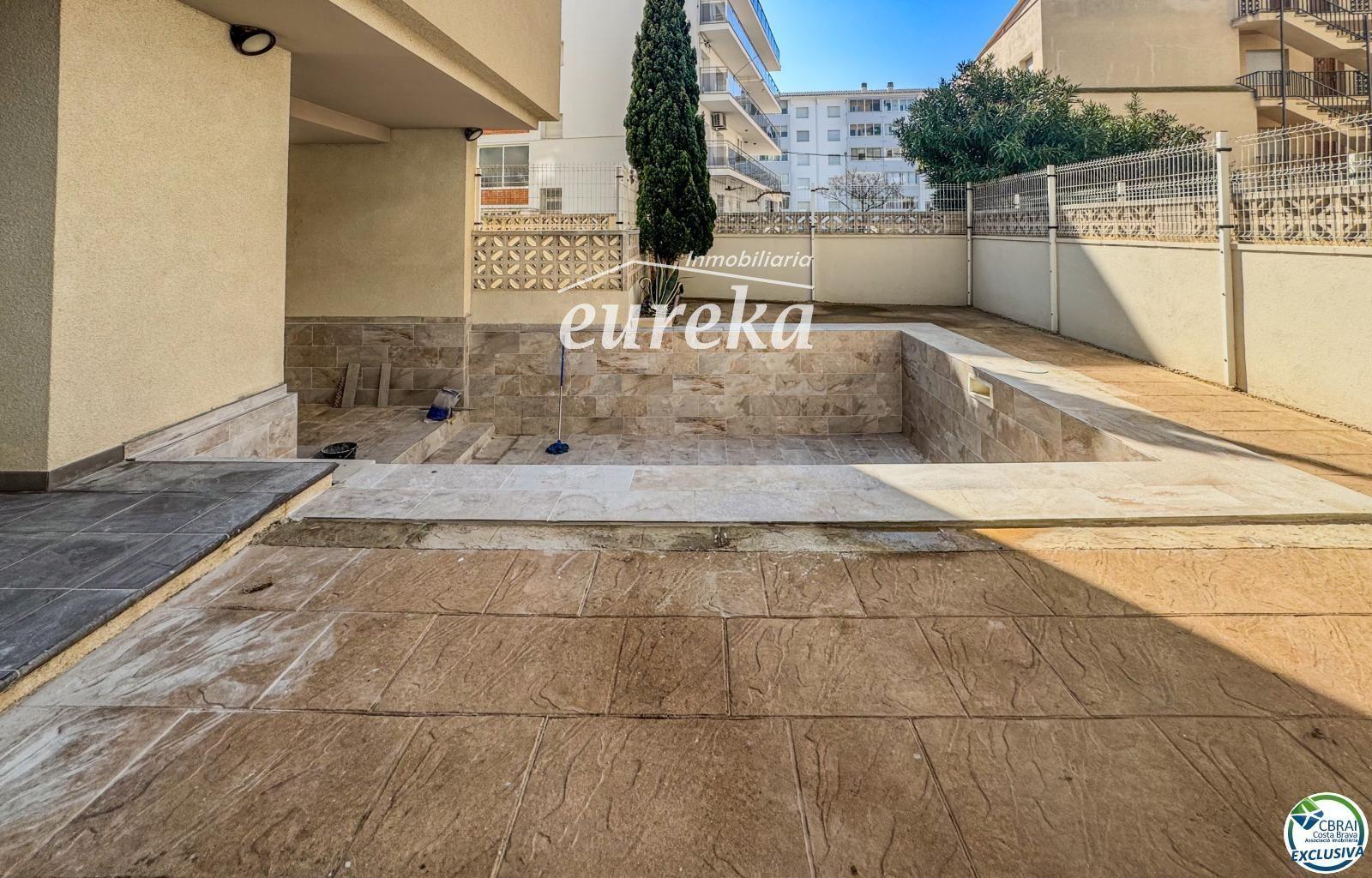 Flat for Sale in Roses