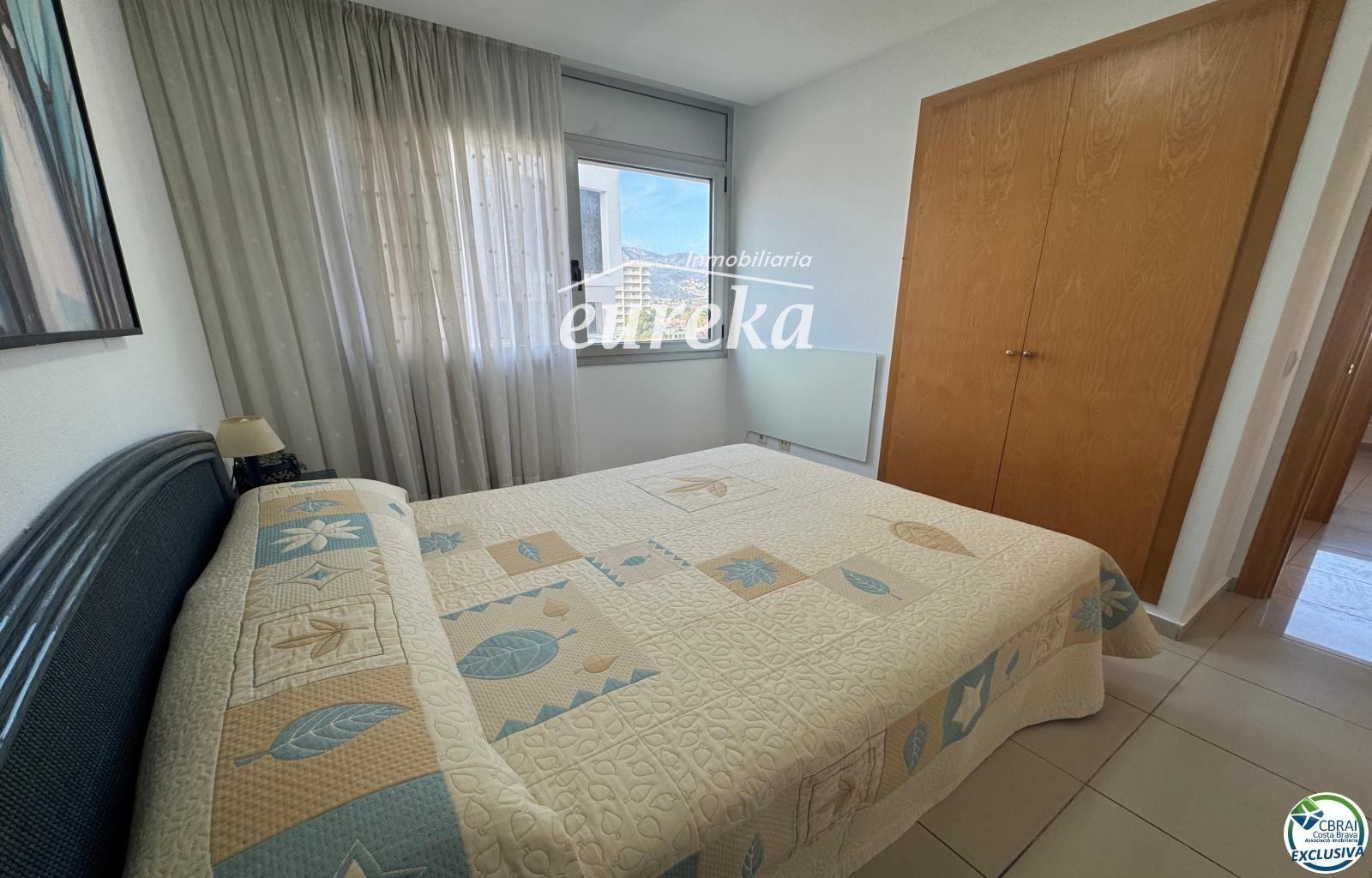 Flat for Sale in Roses