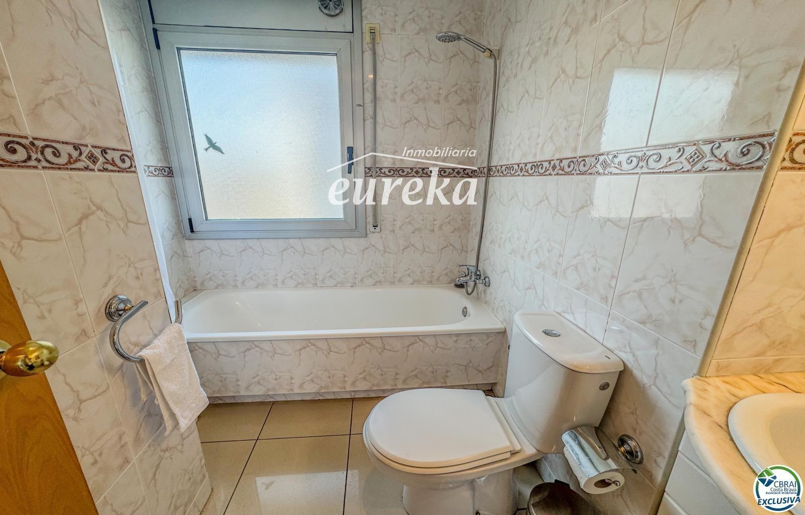 Flat for Sale in Roses