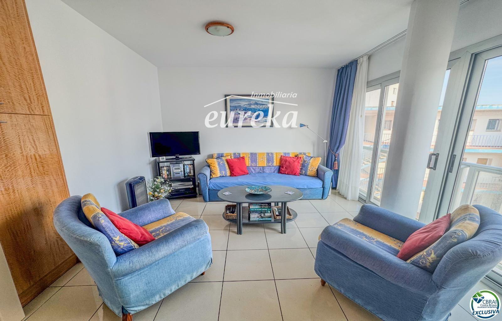 Flat for Sale in Roses