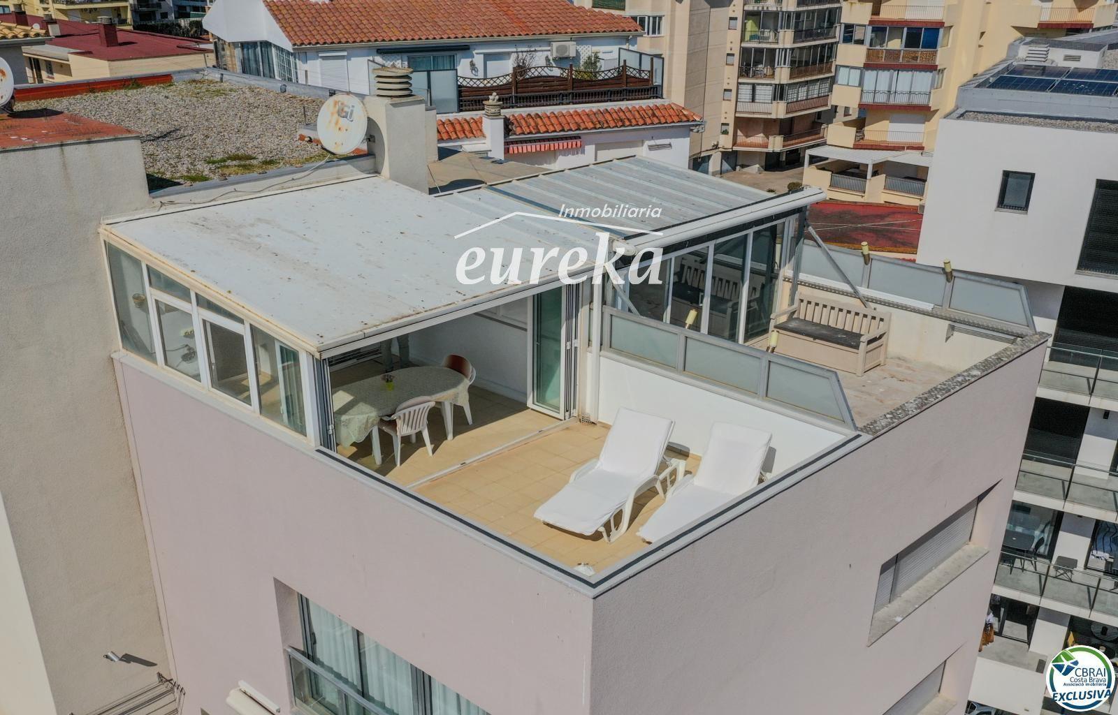 Flat for Sale in Roses