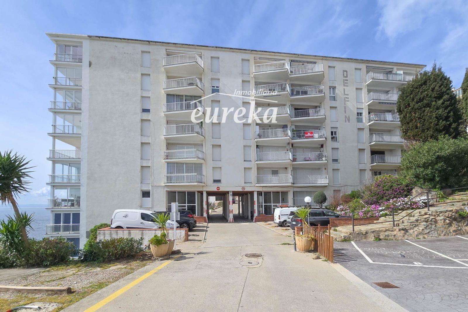 Flat for Sale in Roses