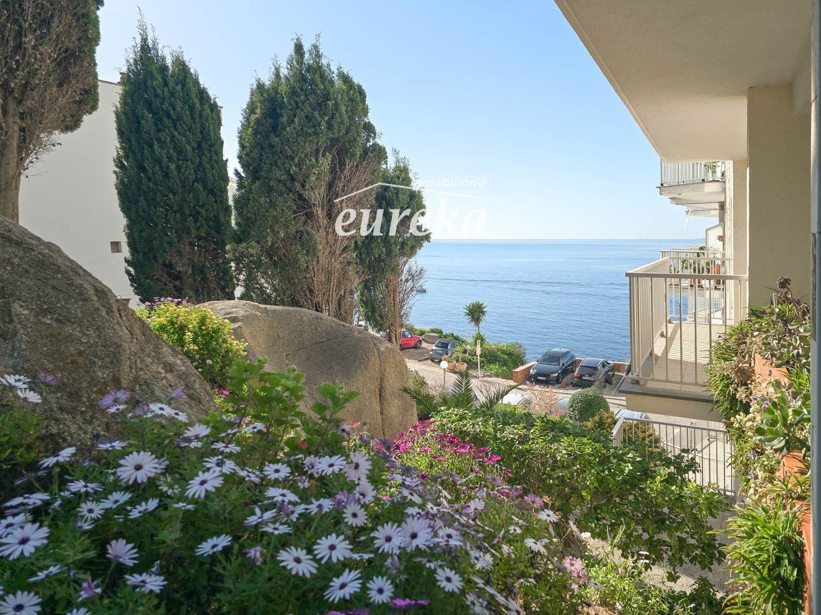 Flat for Sale in Roses