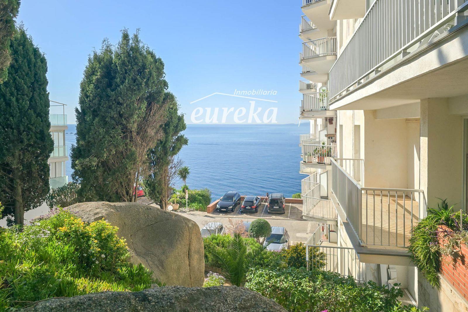 Flat for Sale in Roses