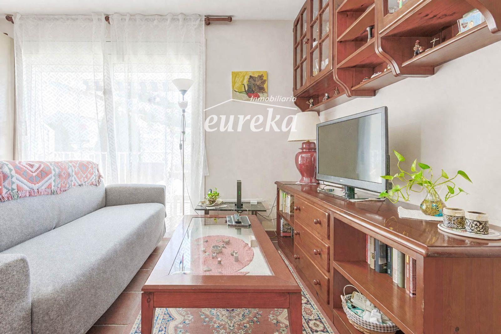 Flat for Sale in Roses