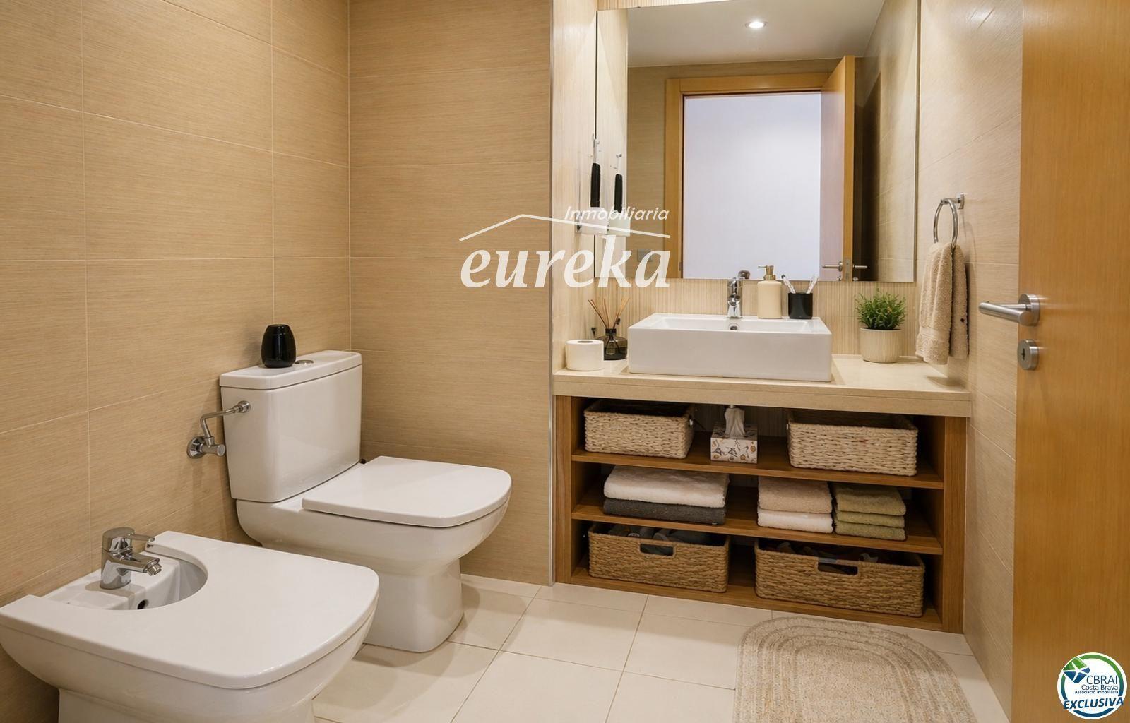 Flat for Sale in Roses