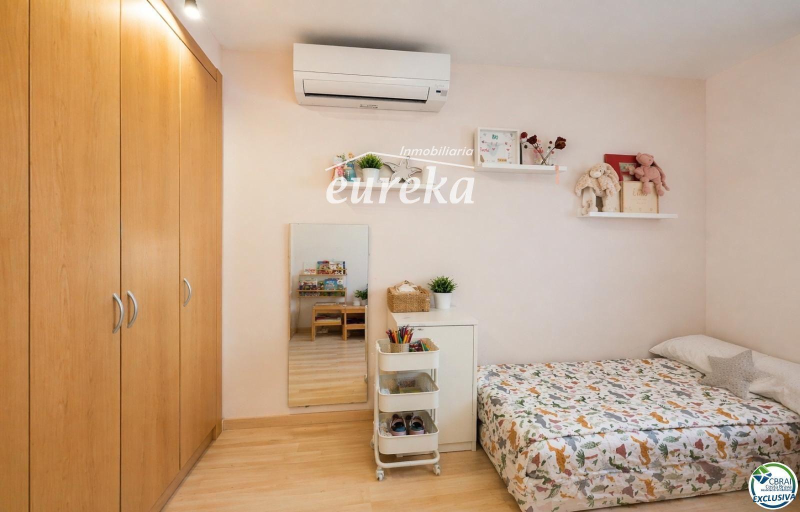 Flat for Sale in Roses