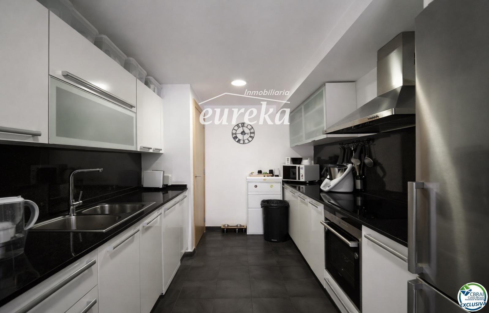 Flat for Sale in Roses