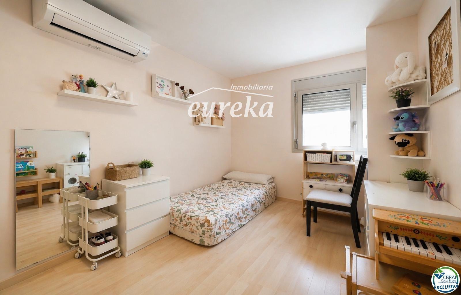 Flat for Sale in Roses