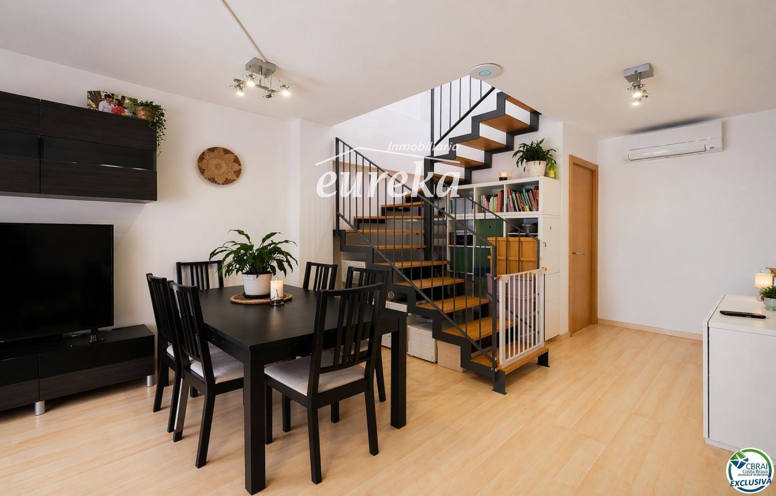 Flat for Sale in Roses