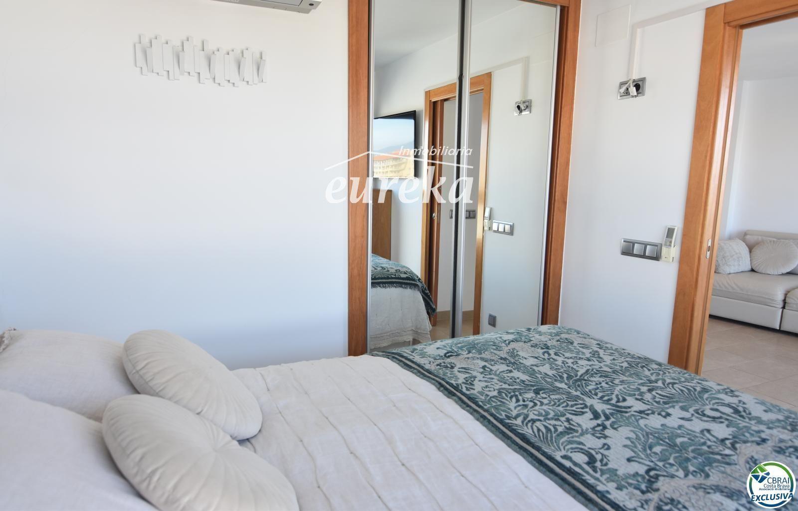 Flat for Sale in Roses