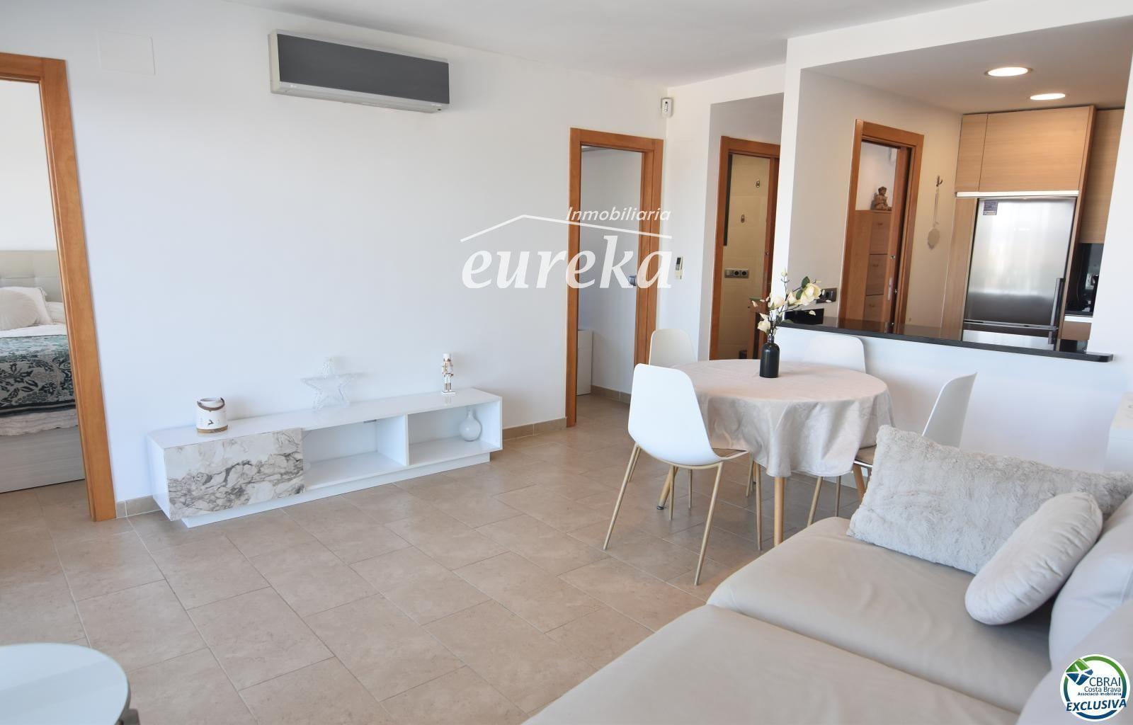 Flat for Sale in Roses