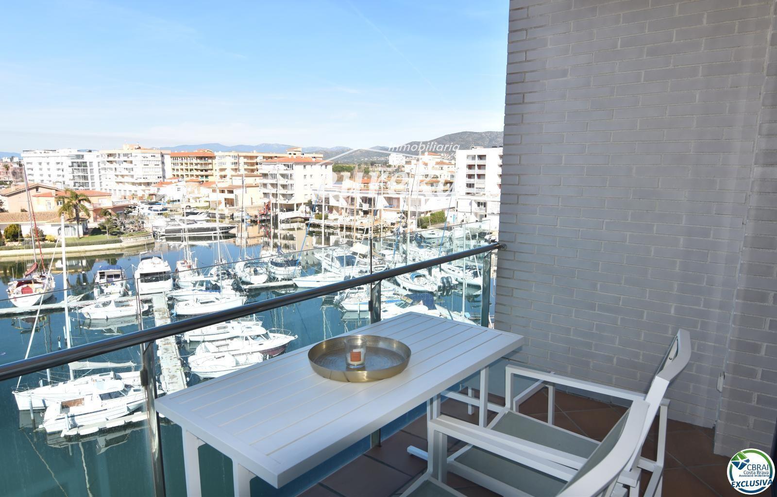 Flat for Sale in Roses