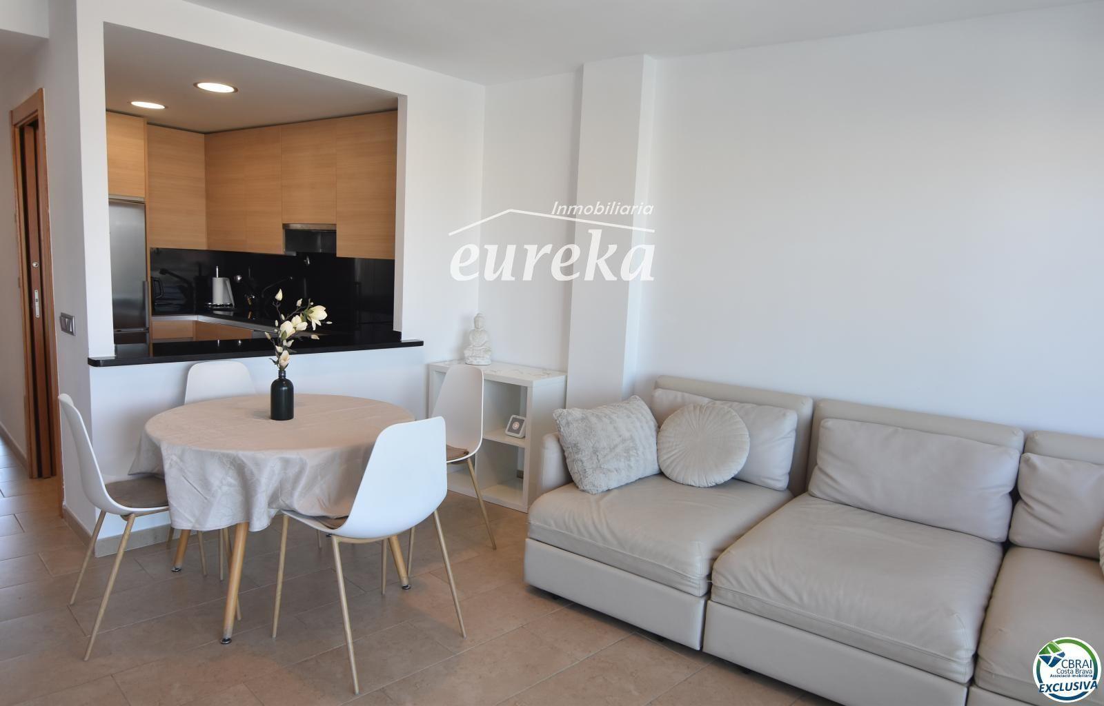 Flat for Sale in Roses