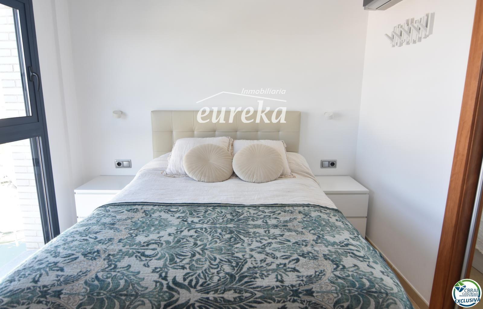 Flat for Sale in Roses