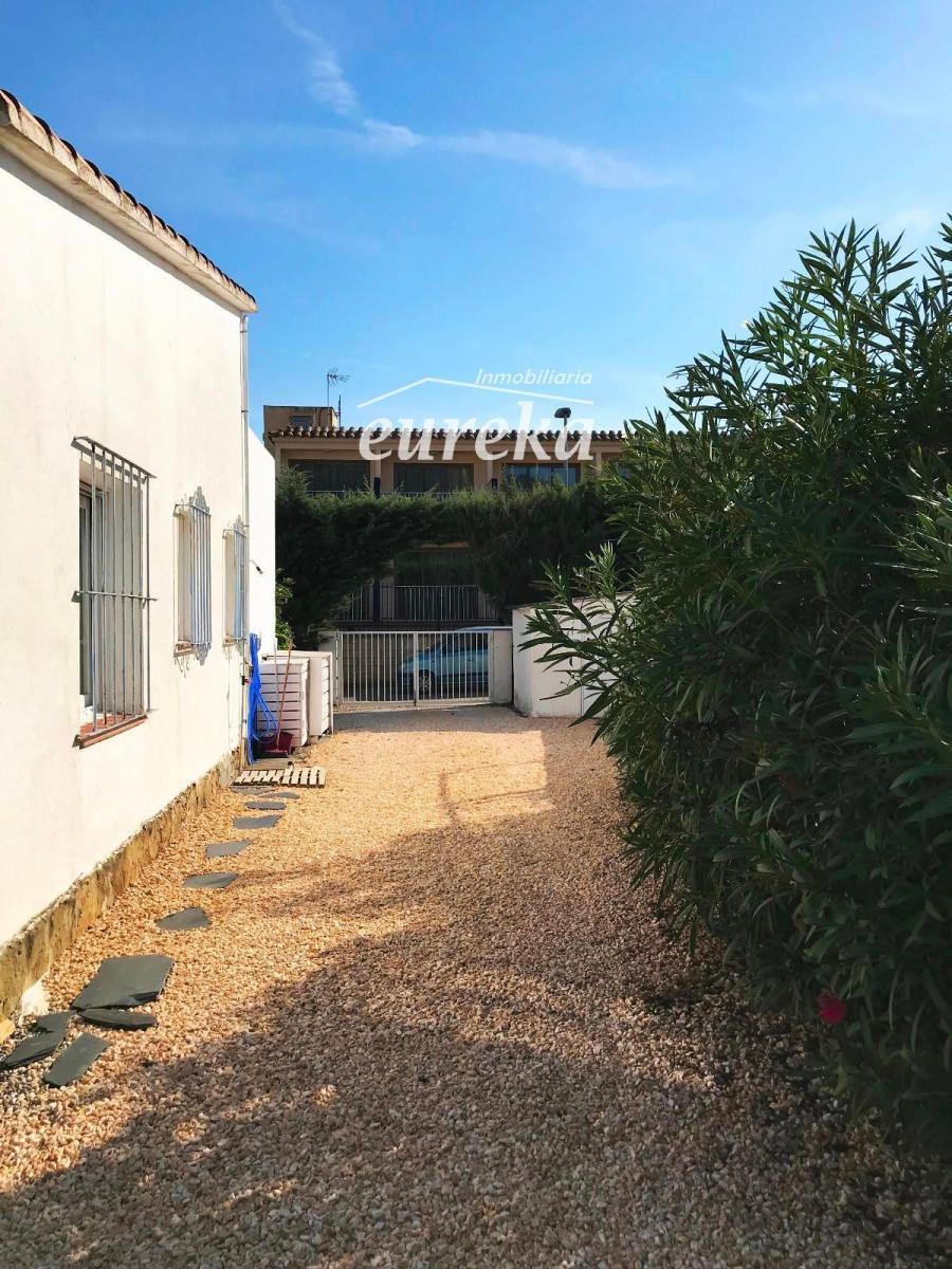 Chalet for Sale in Roses