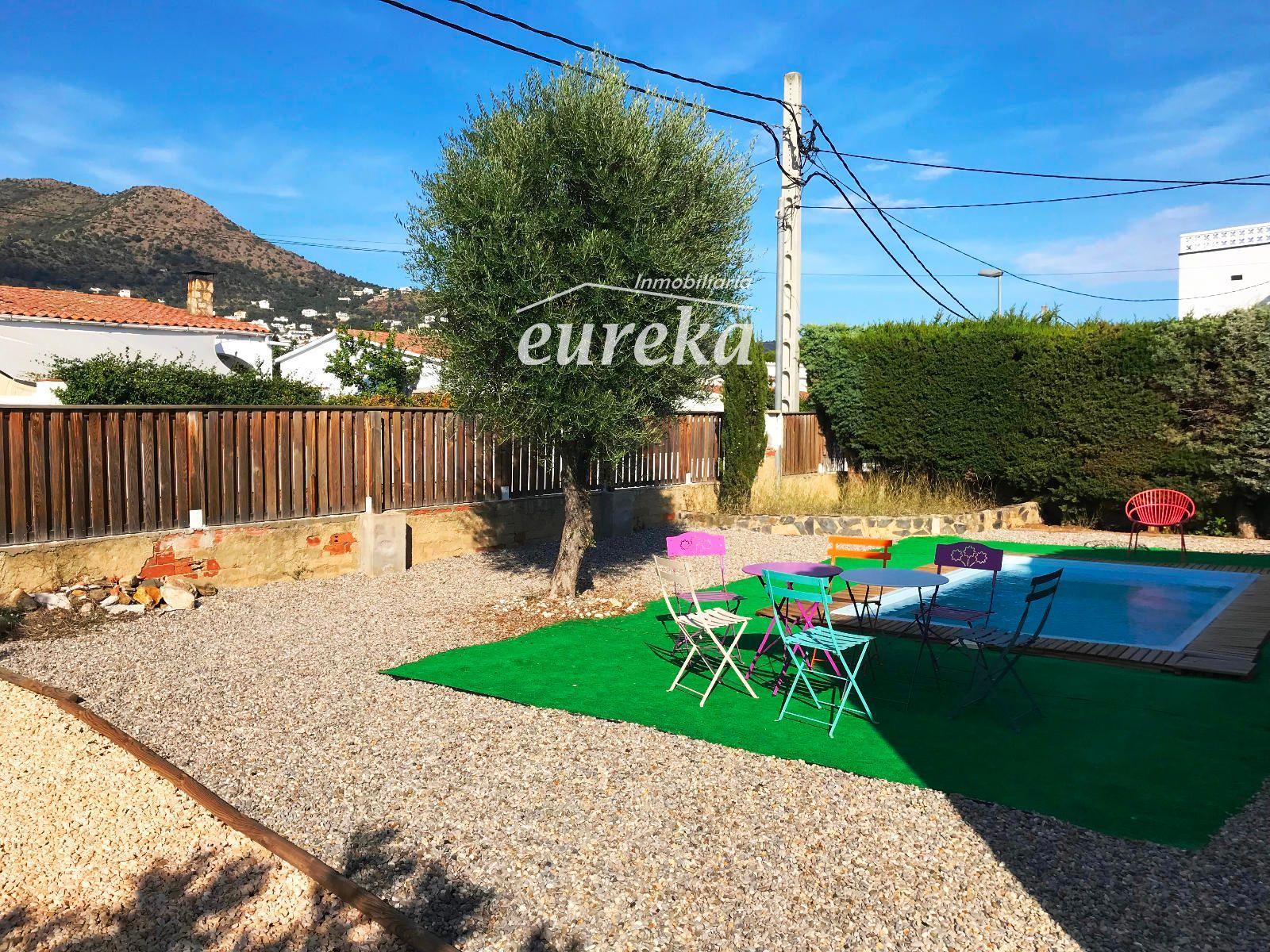 Chalet for Sale in Roses