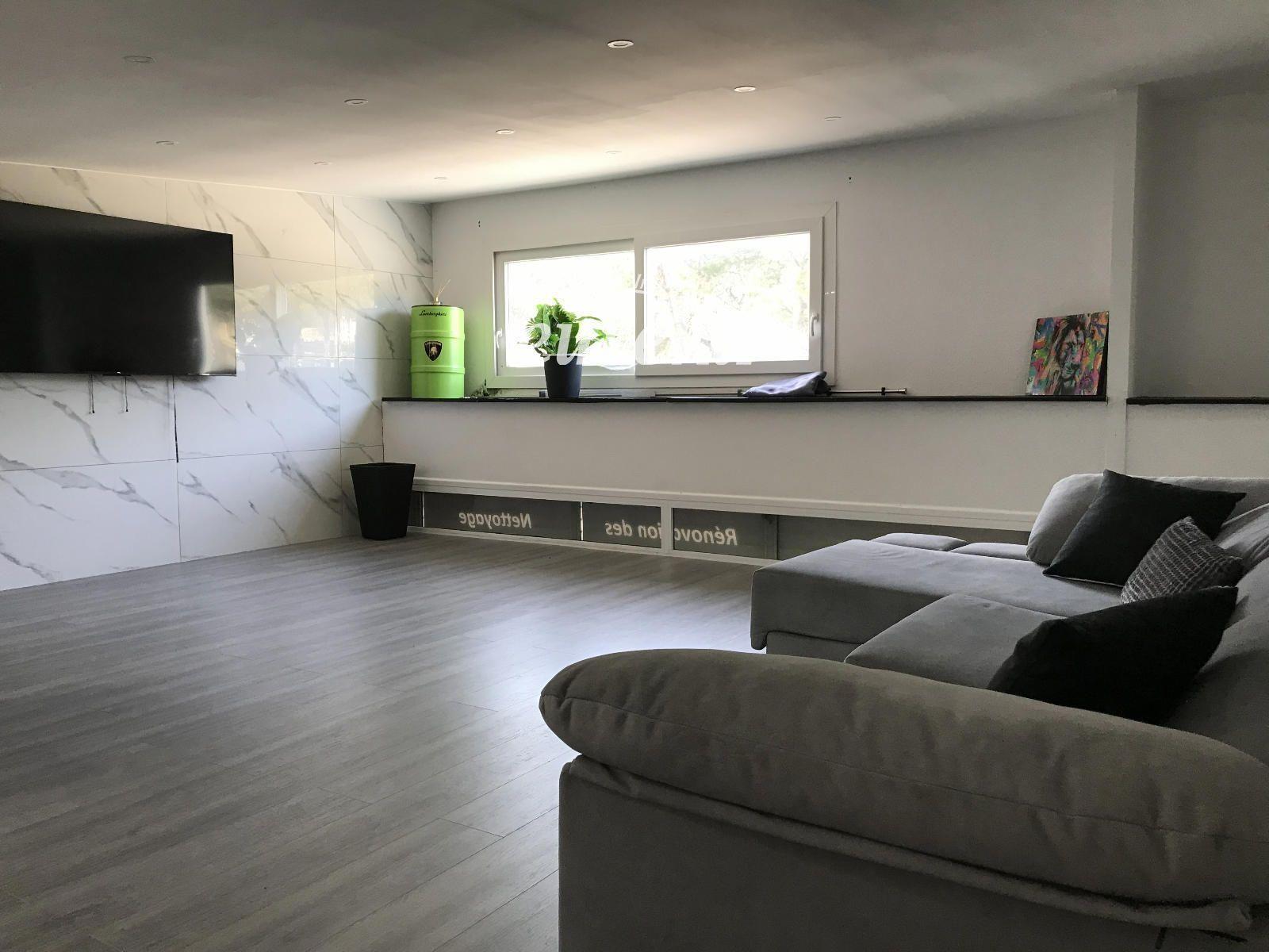 Premise for Sale in Roses