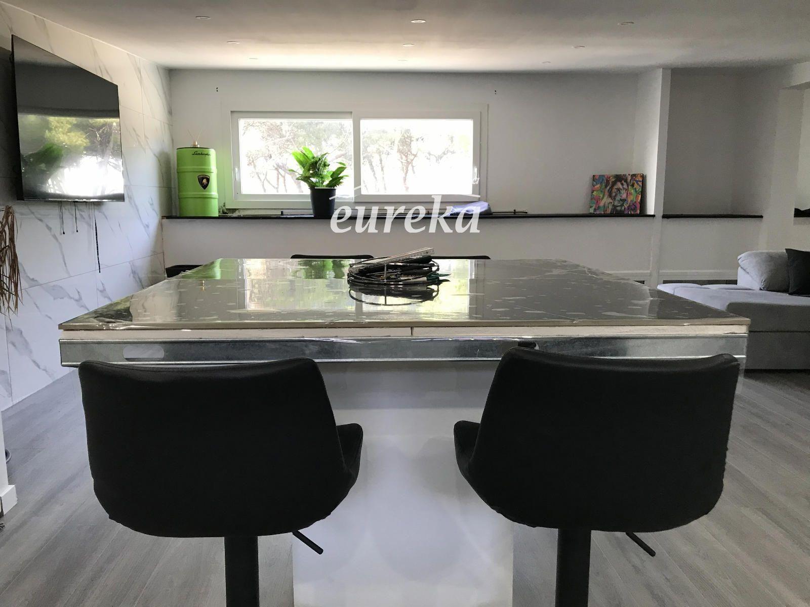 Premise for Sale in Roses