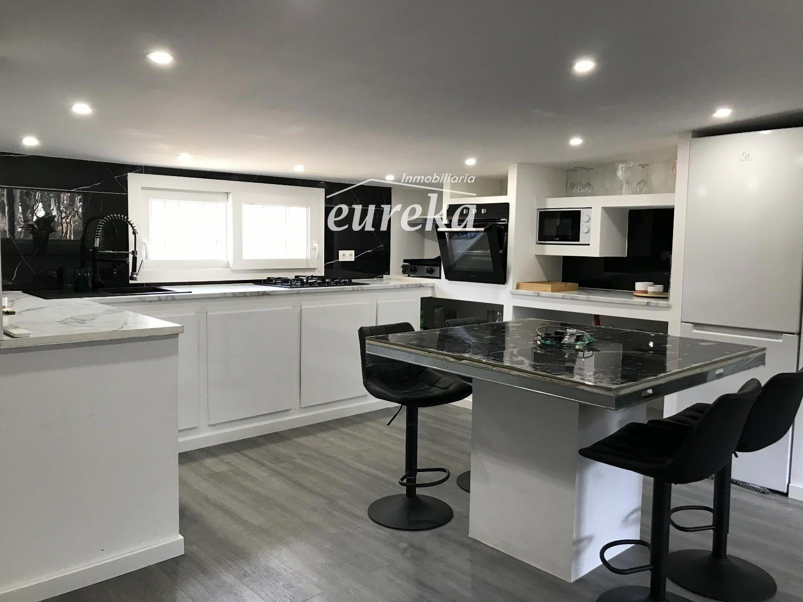 Premise for Sale in Roses