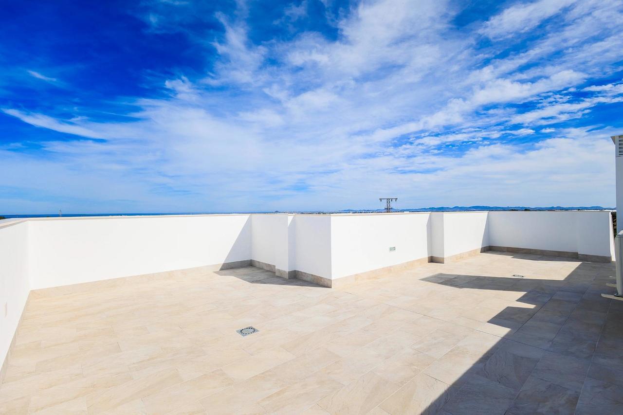 Villa en Venta en Pilar de la Horadada