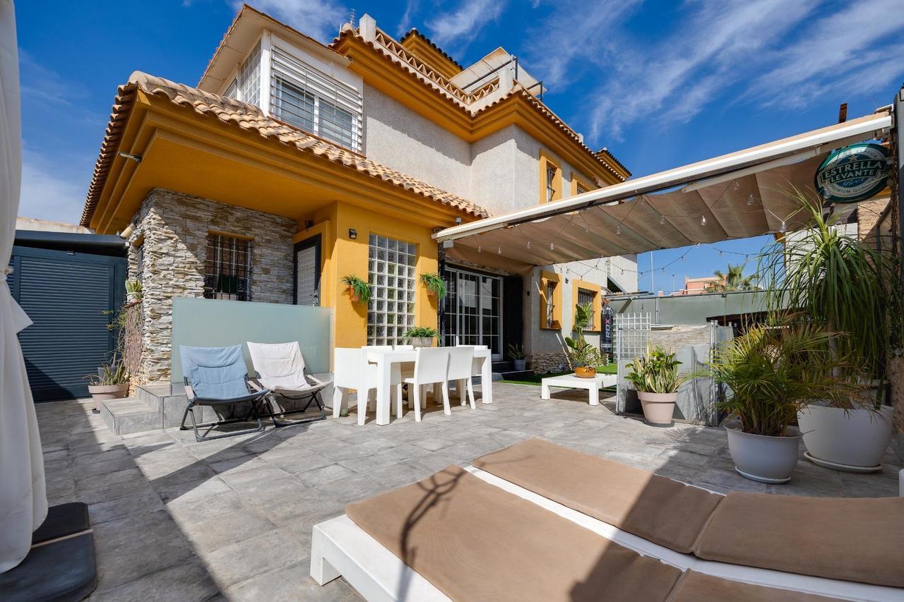 Villa en Venta en Los Montesinos