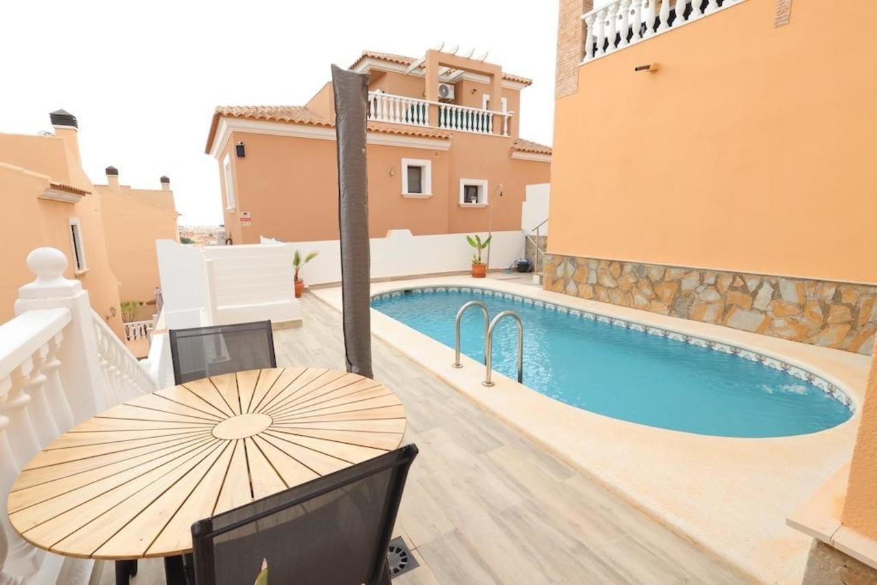 Villa for Sale in San Miguel de Salinas