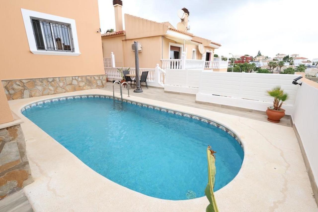 Villa for Sale in San Miguel de Salinas