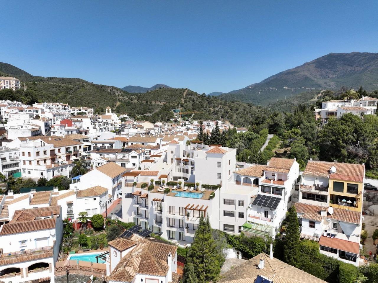 Apartment for Sale in Benahavís