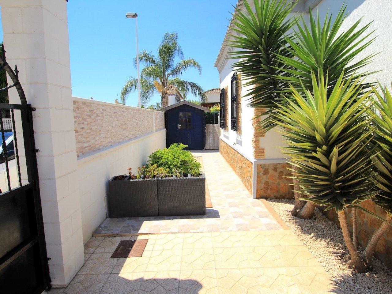 Villa for Sale in Formentera del Segura