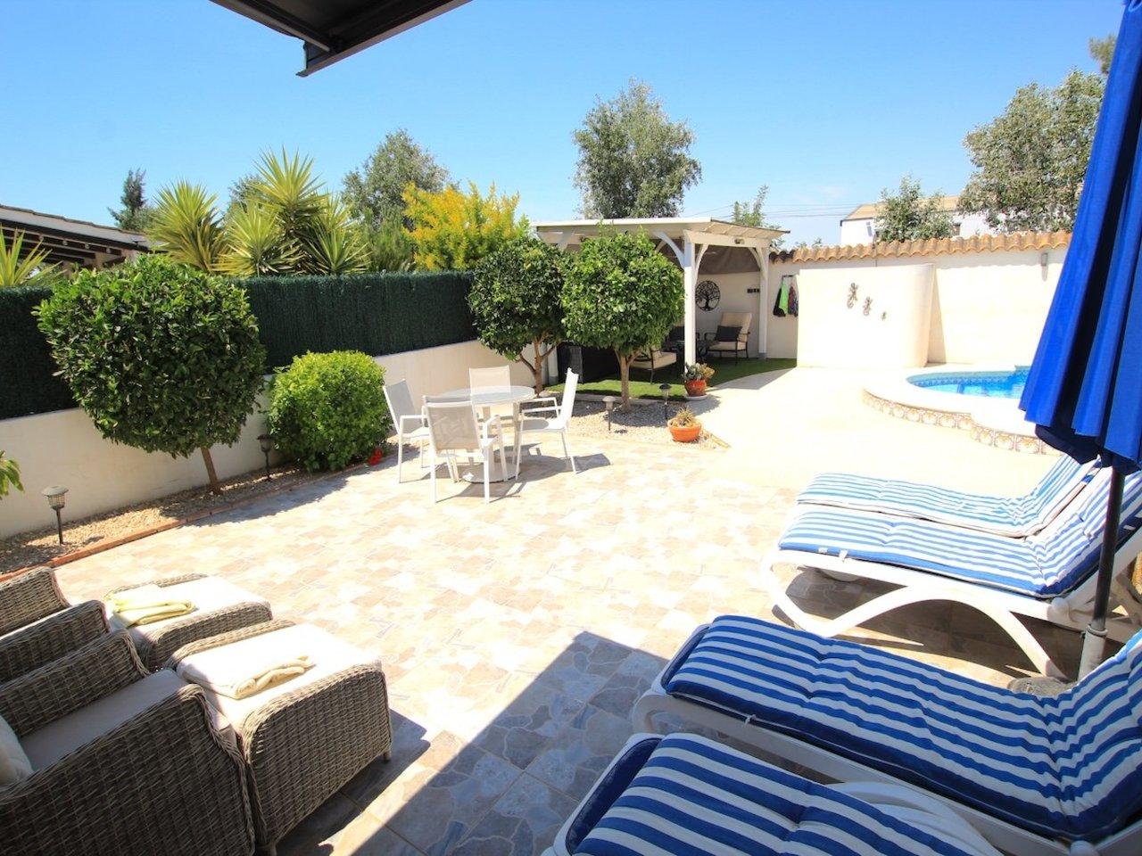 Villa for Sale in Formentera del Segura