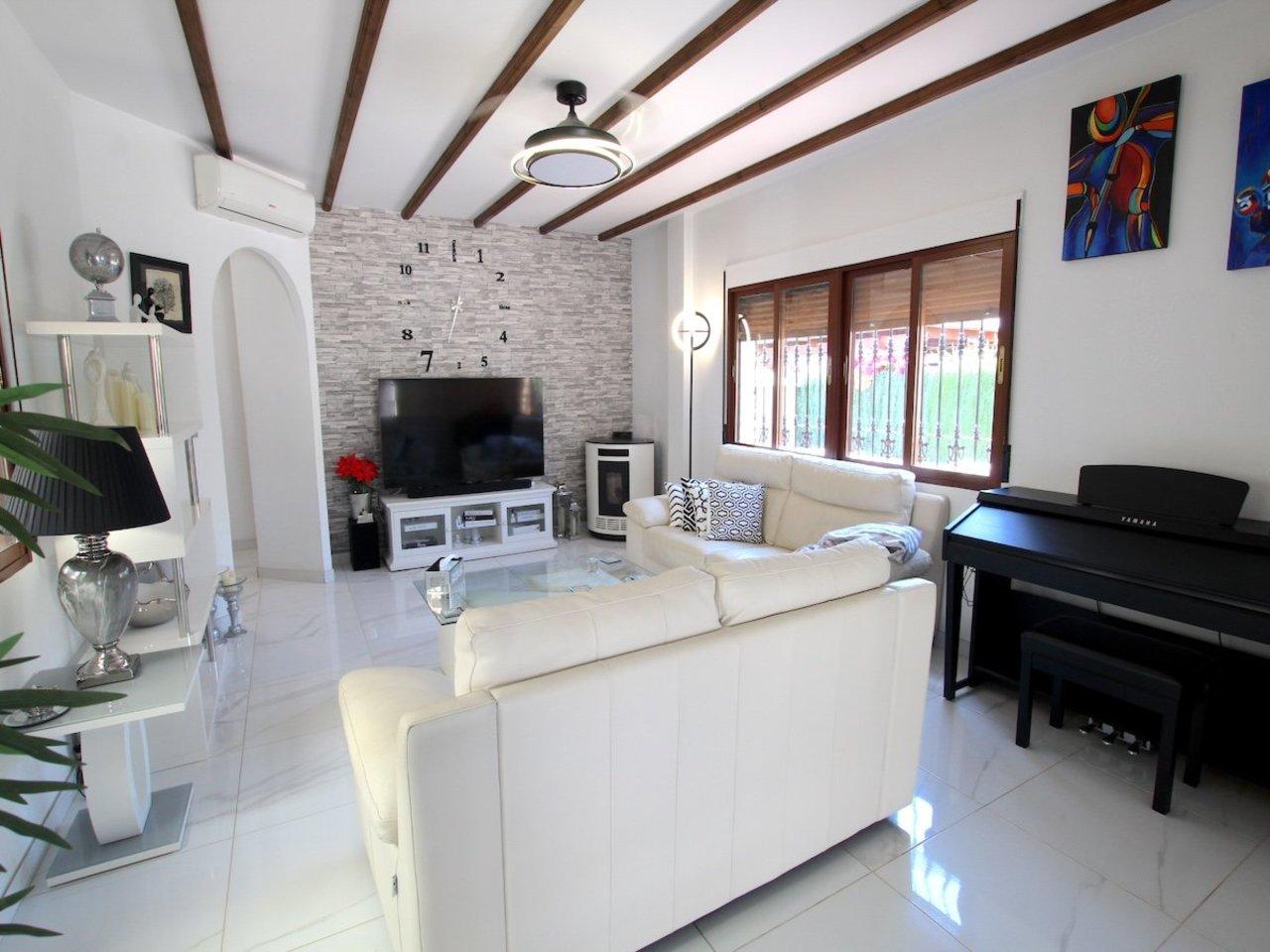 Villa for Sale in Formentera del Segura