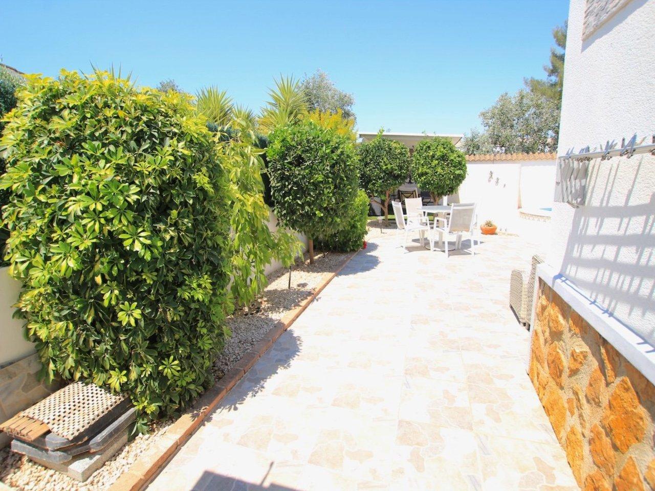 Villa for Sale in Formentera del Segura