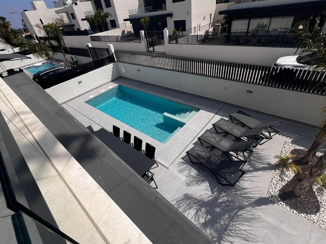Villa for Sale in Algorfa