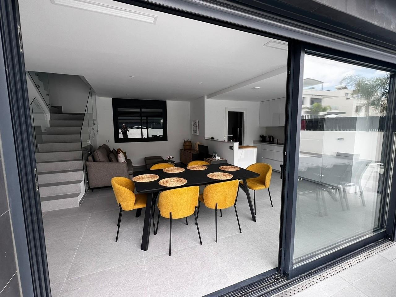 Villa for Sale in Algorfa