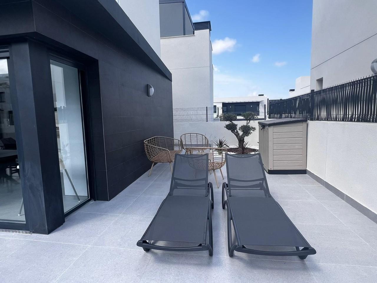 Villa for Sale in Algorfa