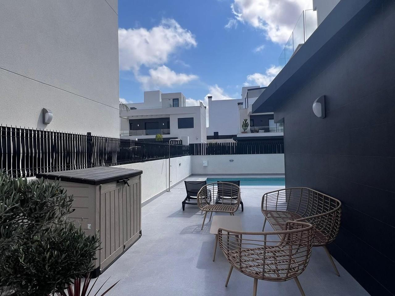 Villa for Sale in Algorfa