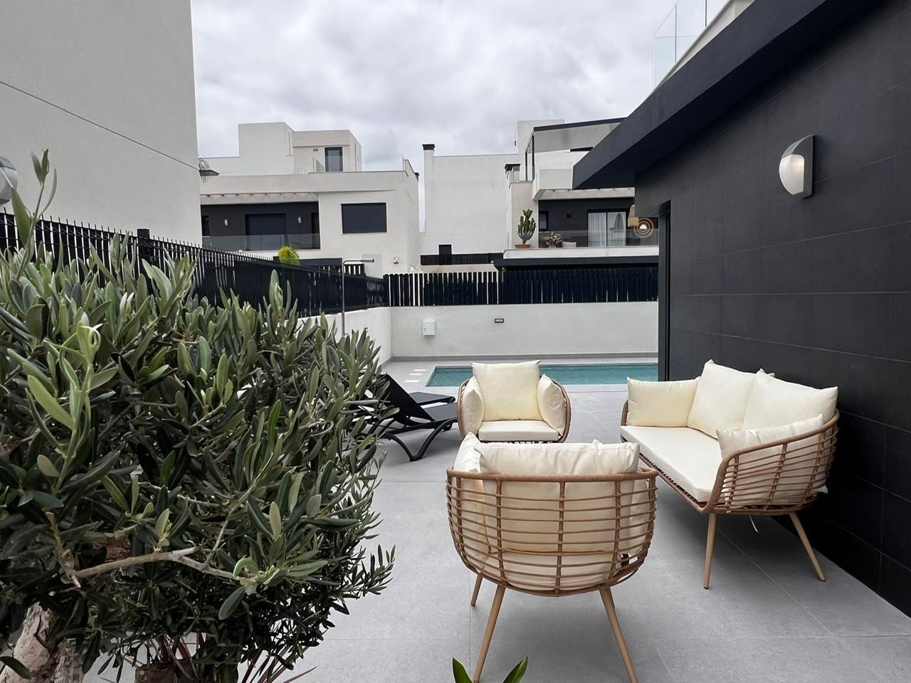 Villa for Sale in Algorfa