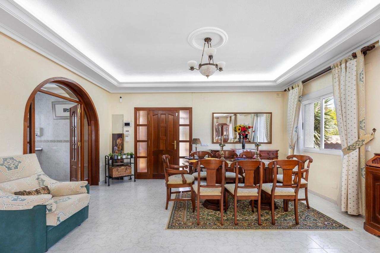 Villa en Venta en Rojales