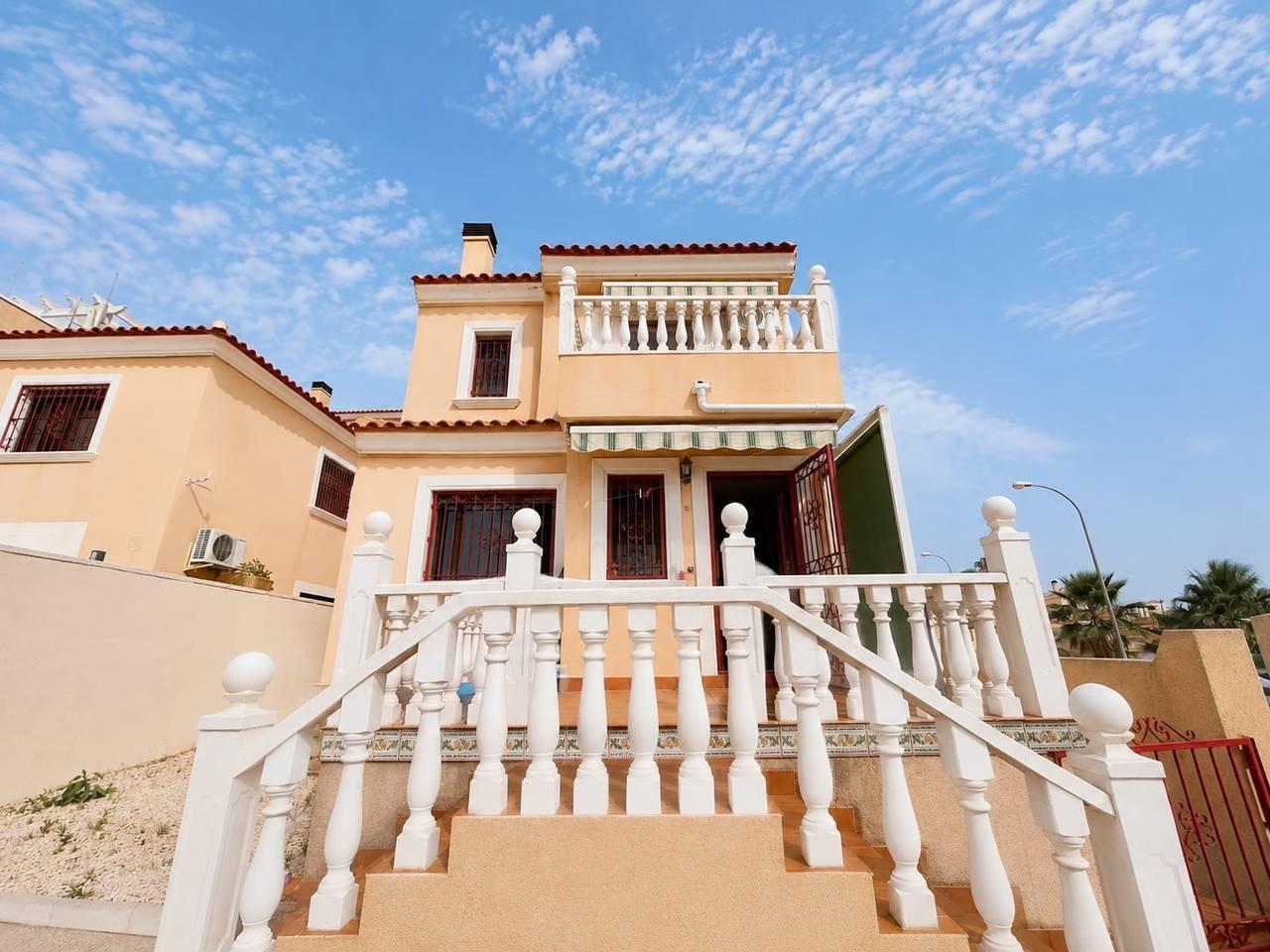 Villa en Venta en Orihuela