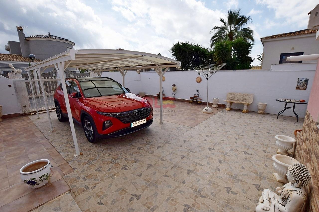 Villa en Venta en Orihuela
