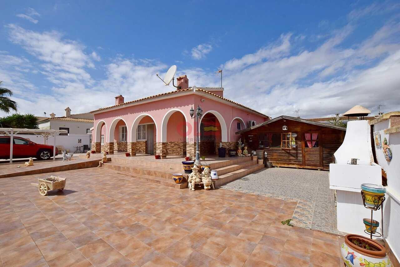 Villa en Venta en Orihuela