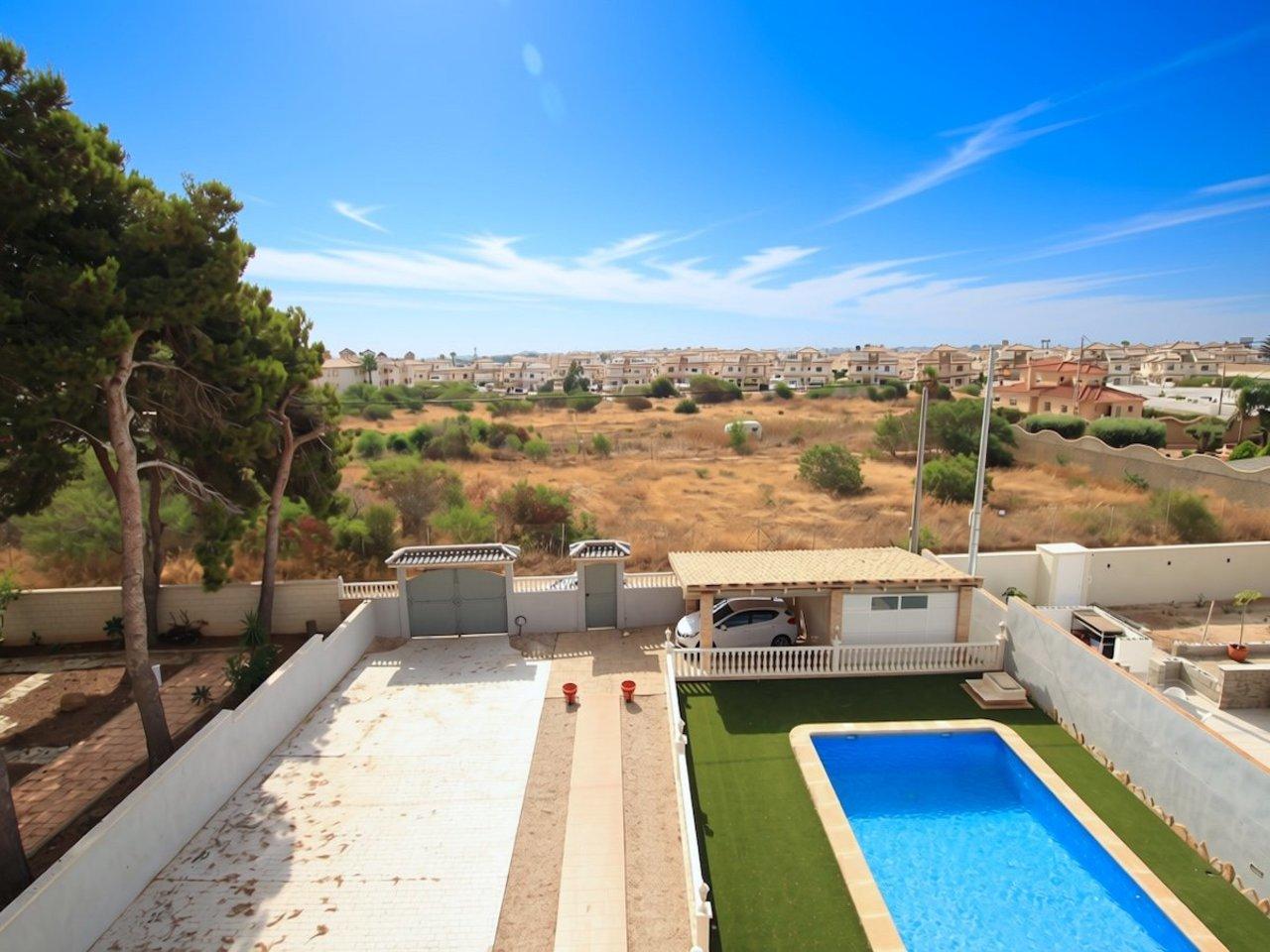 Villa en Venta en Orihuela